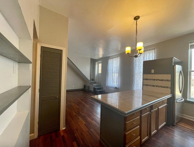 Photo - 1368 W Evergreen Ave Apartment