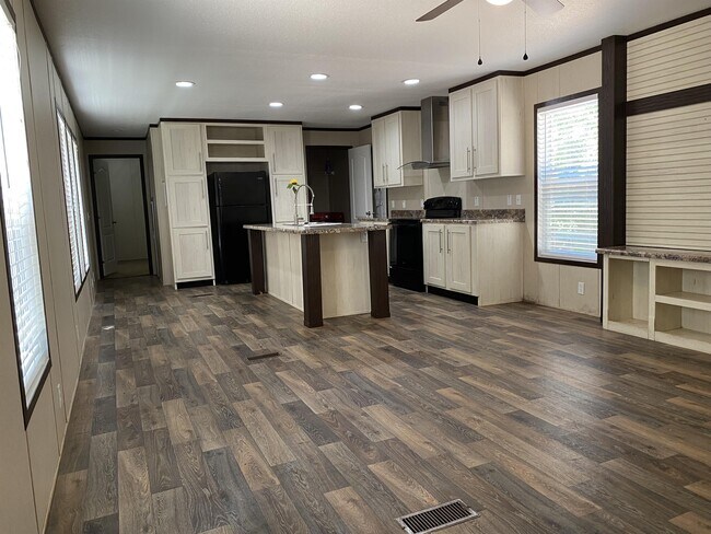 Foto del edificio - 5338 Olin Merritt St