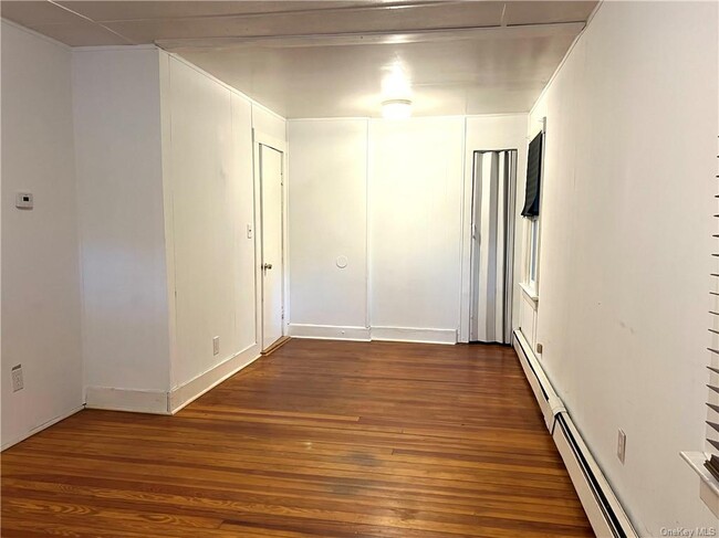 Building Photo - 9 Ten Eyck St