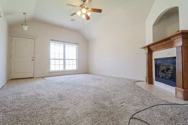 Foto del edificio - 3 Bed 2 Bath Home in Collinsville *Price D...