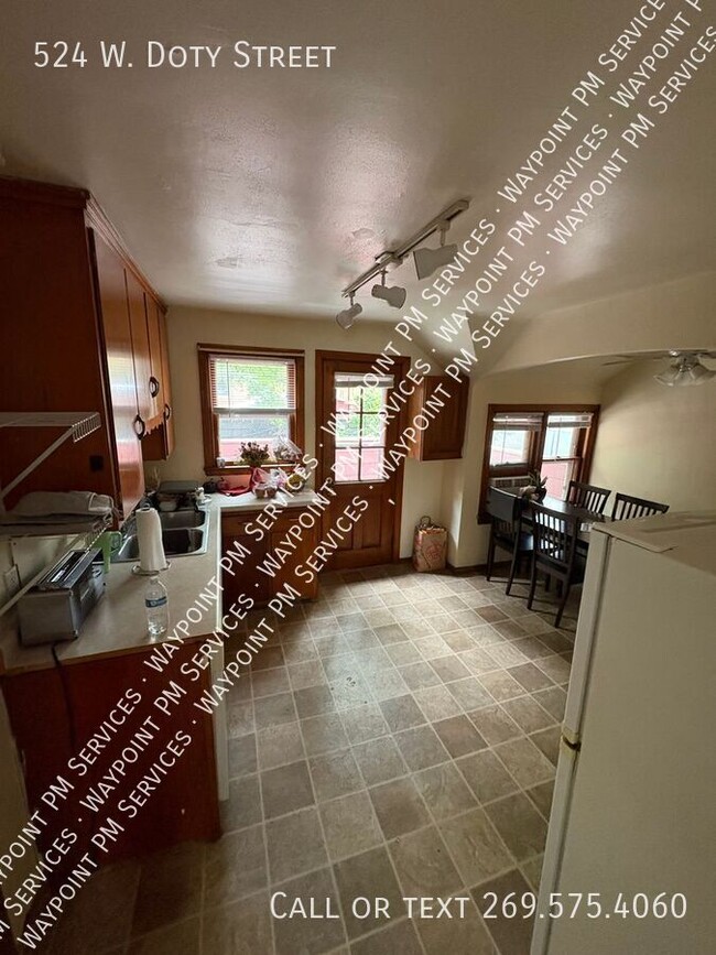 Foto del edificio - 524 W Doty St