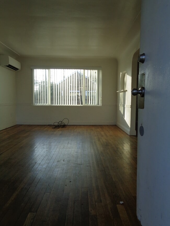 Foto del edificio - 2515-MHH2515 Laurel Ave NE