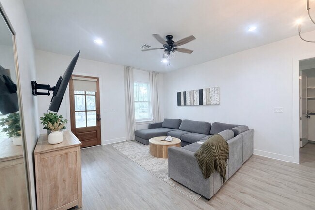 Foto del edificio - 2240 Caroline St