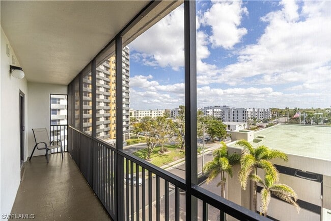 Foto del edificio - Pointe Royale