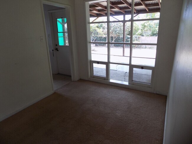 Building Photo - 2537 Greta Pl