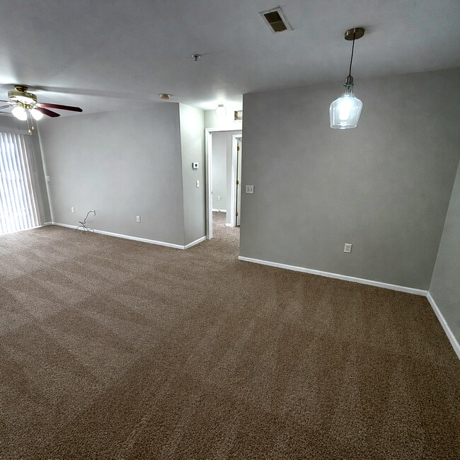 Foto del edificio - 2BR/2BA Condo with Garage, Private Patio & Resort-Style Amenities