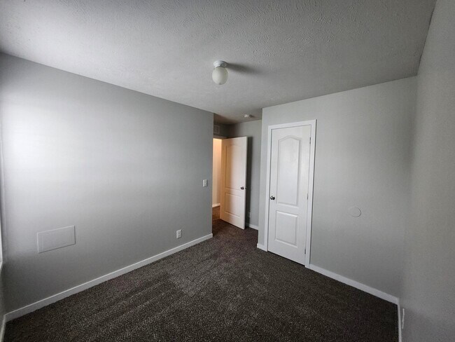 Building Photo - 46 Parakeet Hill Dr