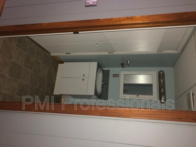 Foto del edificio - 9000 Split Log Rd