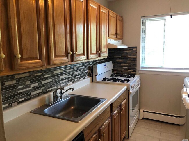 Building Photo - 59 Adams Rd