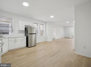 Building Photo - 142 N 53rd St