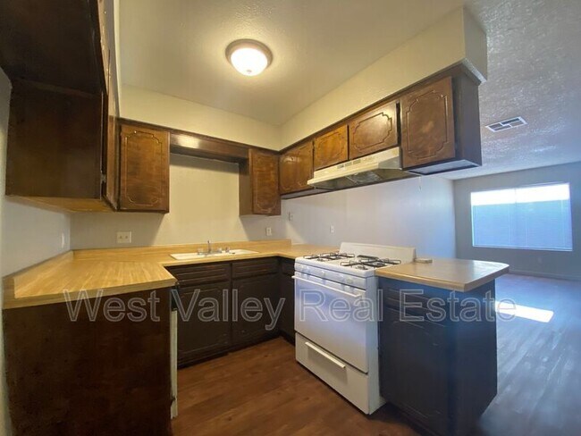 Foto del edificio - 205 W Ash St