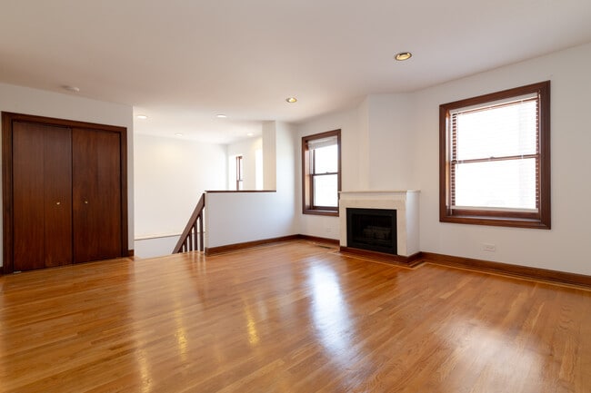 Building Photo - 315 S Ashland Ave