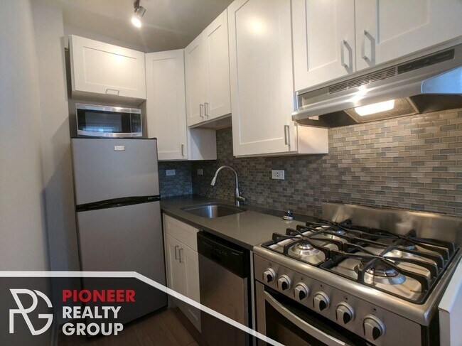 Foto del edificio - 515 W Belmont Ave