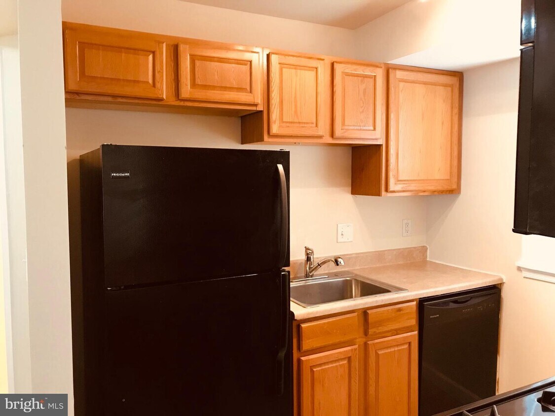 Foto principal - 2508 Kent Village Dr