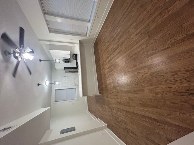 Building Photo - 1439 E 66th Pl