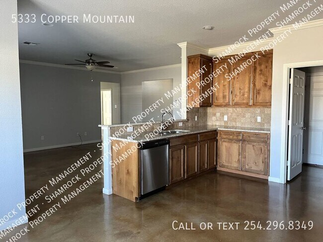 Building Photo - China Spring 4-Bedroom