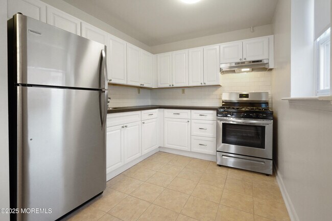 Foto del edificio - 151 Spring Lake Garden Ct