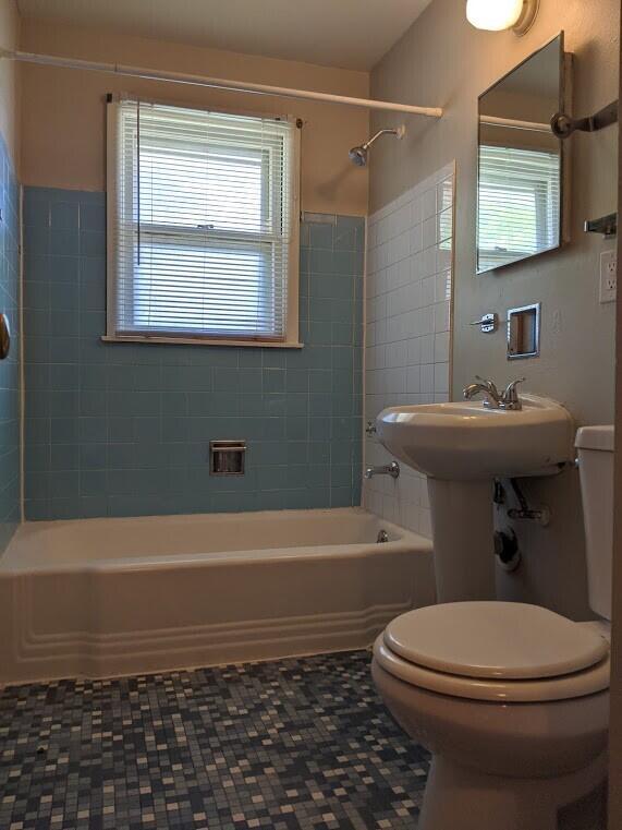 Foto del edificio - 5806 N 76th St