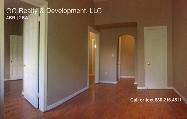 Building Photo - 255 N Spring St