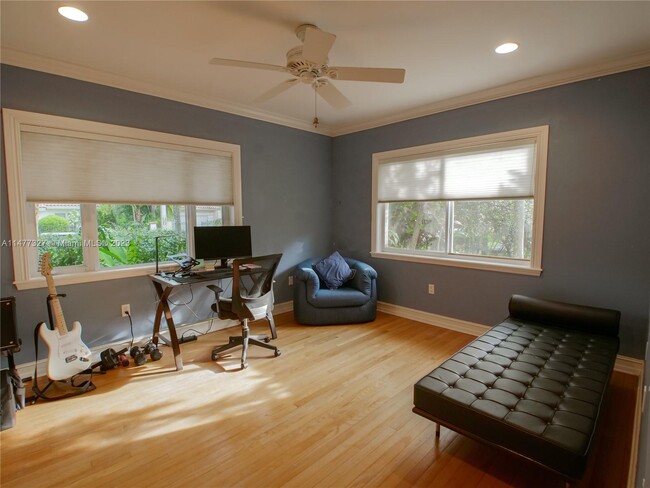 Building Photo - 408 Aurelia Ave