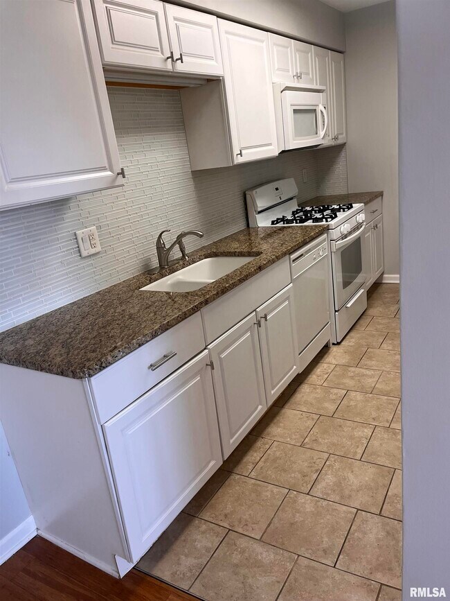 Foto del edificio - 1320 E 38th St