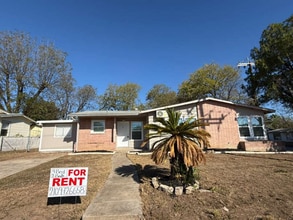 Building Photo - 331 Lanark Dr