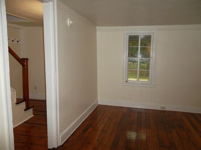 Building Photo - 14 Goose Hill Rd