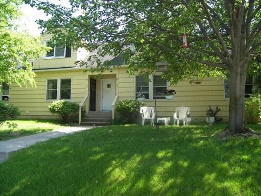 Foto del edificio - 56 Logan Ave W