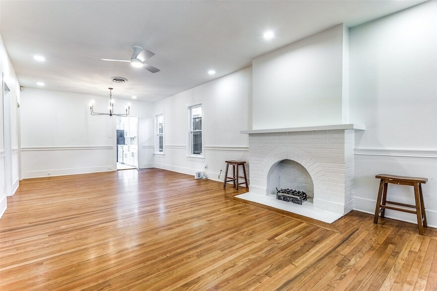 Primary Photo - 4601 Pershing Ave