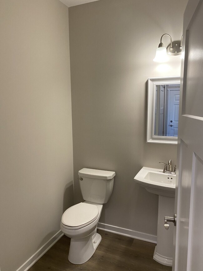 Foto del edificio - 2035 Steelwood Dr