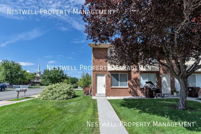 Building Photo - 1481 Mandalay Rd W