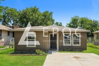 Building Photo - 719 N 13th St