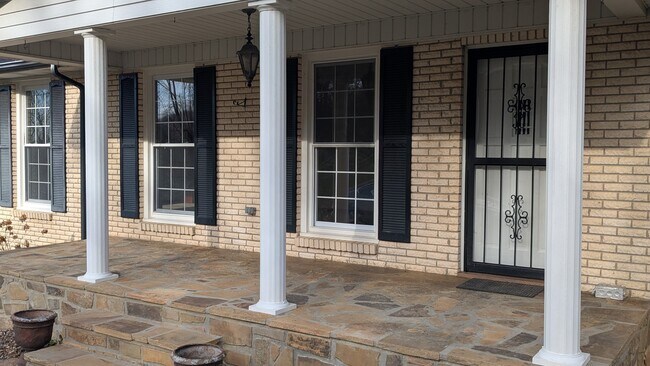 Foto del edificio - 226 Pigeon Roost Rd