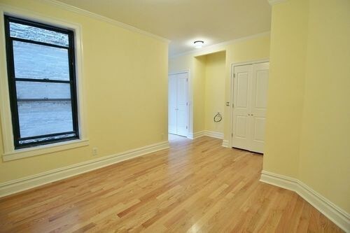 Building Photo - 112 E 17th St