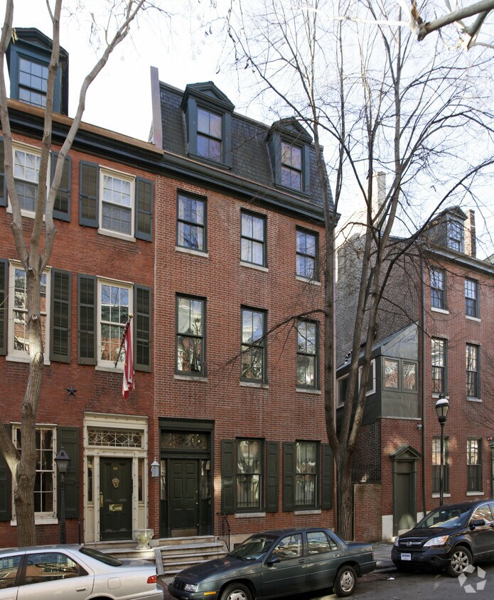 Building Photo - 916 Clinton St