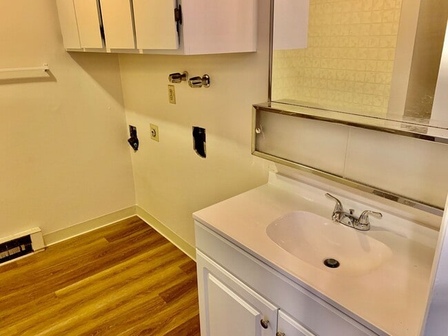 Building Photo - 5414 N Martin St