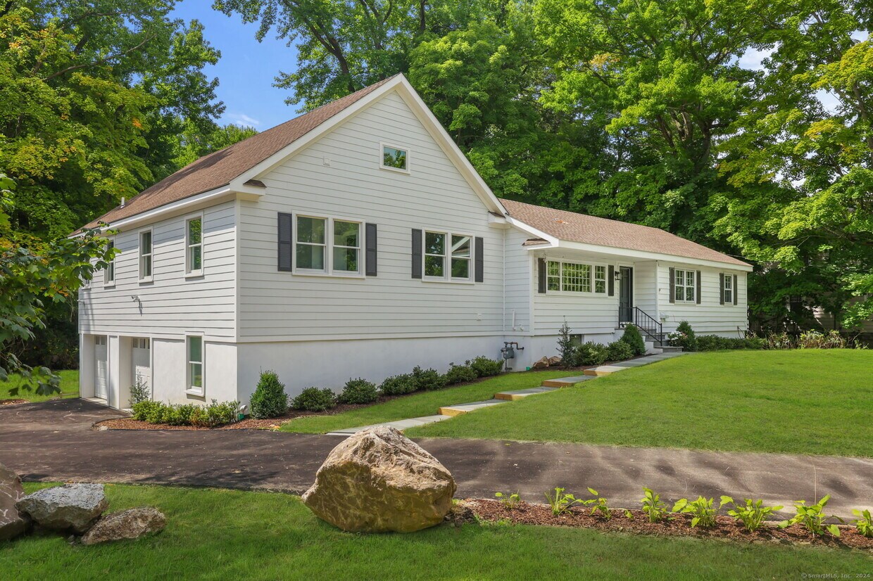 Primary Photo - 18 Meyer Pl