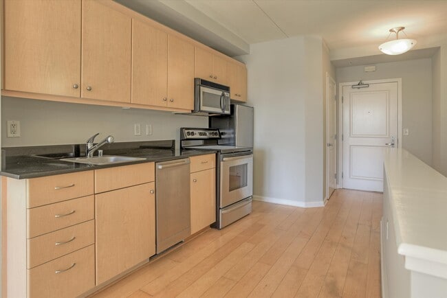 Building Photo - 1655 Mission St