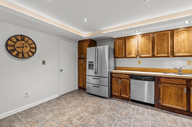 Foto del edificio - Beautiful 2-Bed, 2.5-Bath Home with Spacio...
