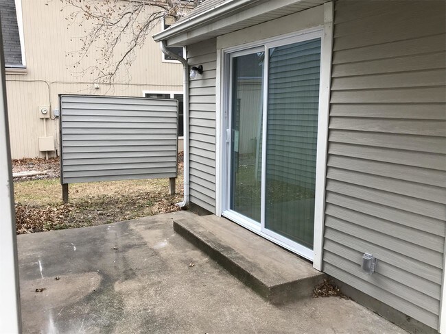 Building Photo - 236 Deerfield Ln