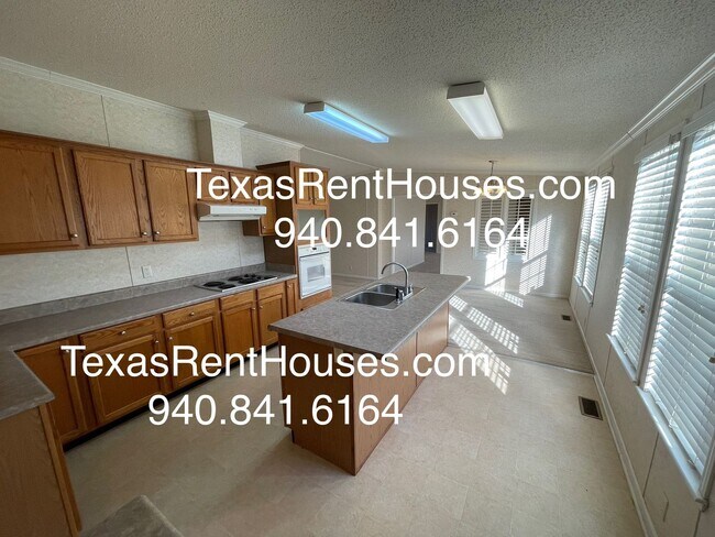 Building Photo - IOWA PARK! MASSIVE GORGEOUS HOME ON CORNER LOT