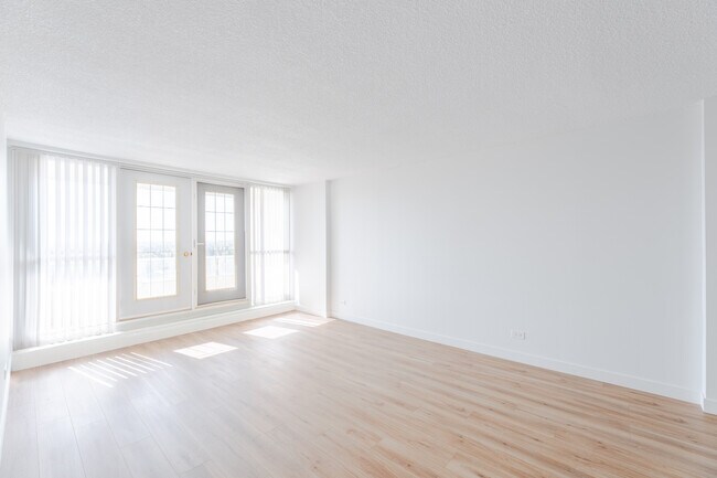 Building Photo - Glenmore Heights