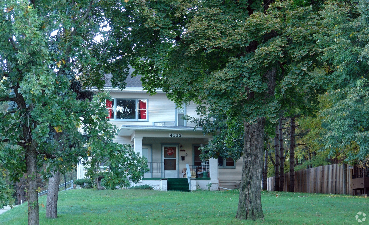 Building Photo - 4333 Grand Ave