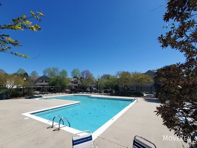 Foto del edificio - 8040 Stoneham Ct  Matthews NC 28105 Stone ...