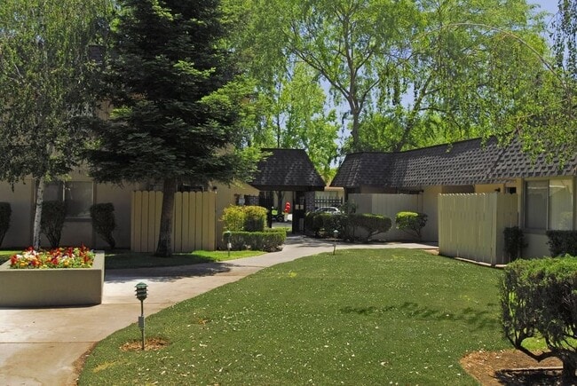 Foto del edificio - 7007 Inglewood Ave