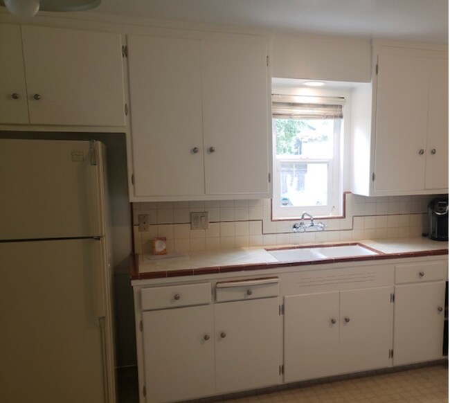 Building Photo - 1375 56th St