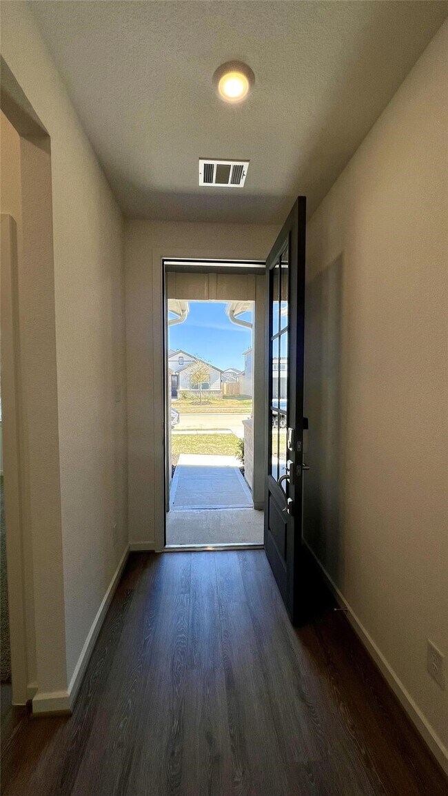 Foto del edificio - 21835 Redwood Blf Trl