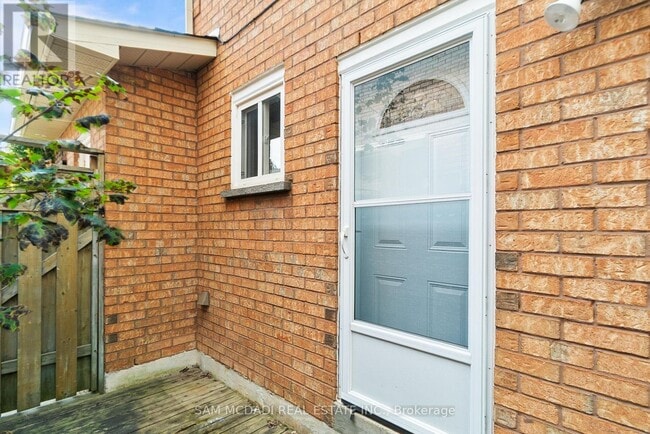 Building Photo - 149 Sunforest Dr