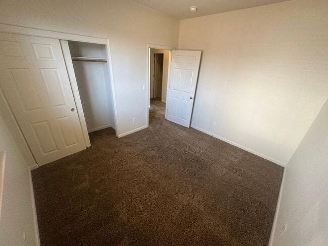 Building Photo - Four Bedroom Home For Rent!!
