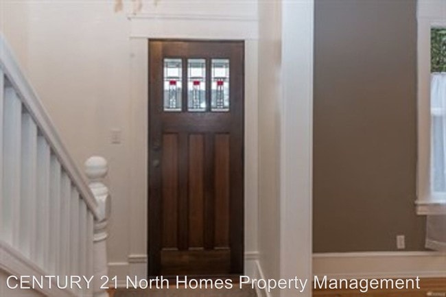 Building Photo - 3 br, 1.5 bath House - 2104 Wetmore Ave